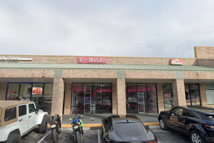 T-Mobile Mariner Blvd & Northcliffe Blvd