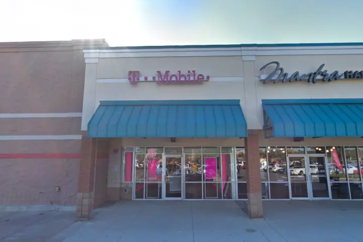 T-Mobile Marsh Landing Pkwy & Sr A1a