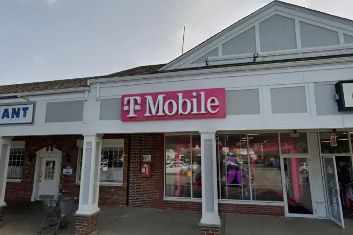 T-Mobile Marshfield Webster Square