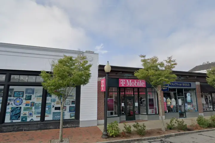 T-Mobile Mashpee Commons
