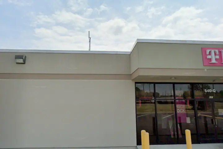 T-Mobile Meadow Greens Shopping Center