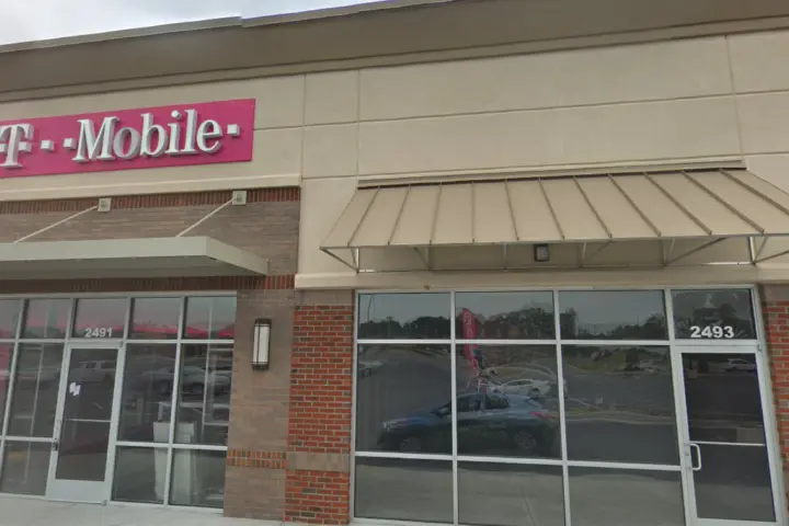T-Mobile Memorial Dr & Hatcher Point Rd