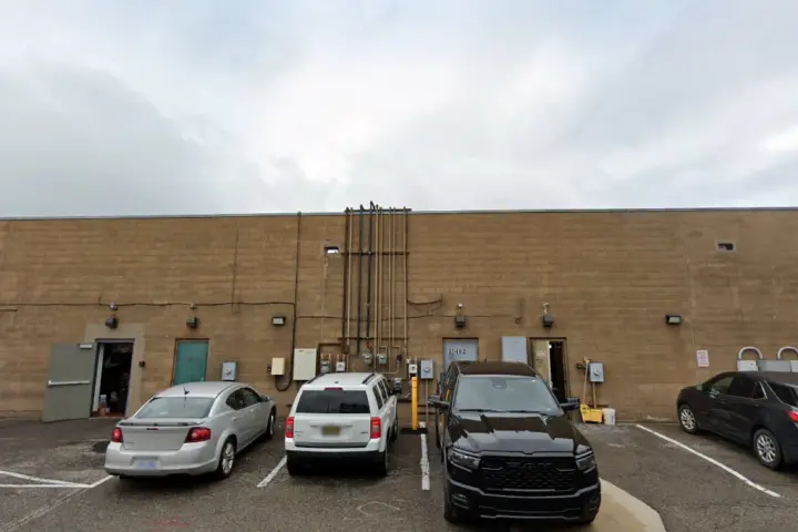 T-Mobile Milford Rd & Lyon Center Dr E