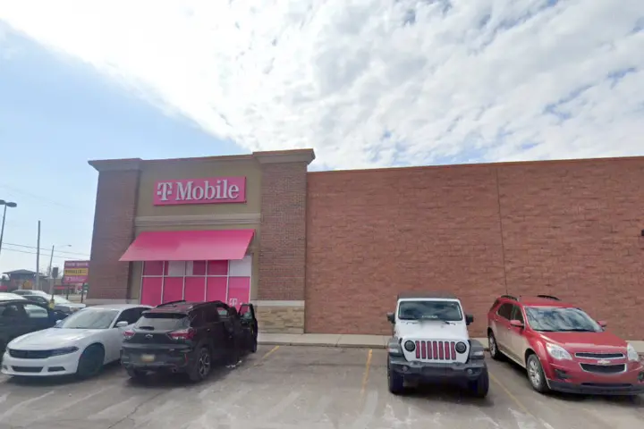 T-Mobile Miller Rd & Bridle Path