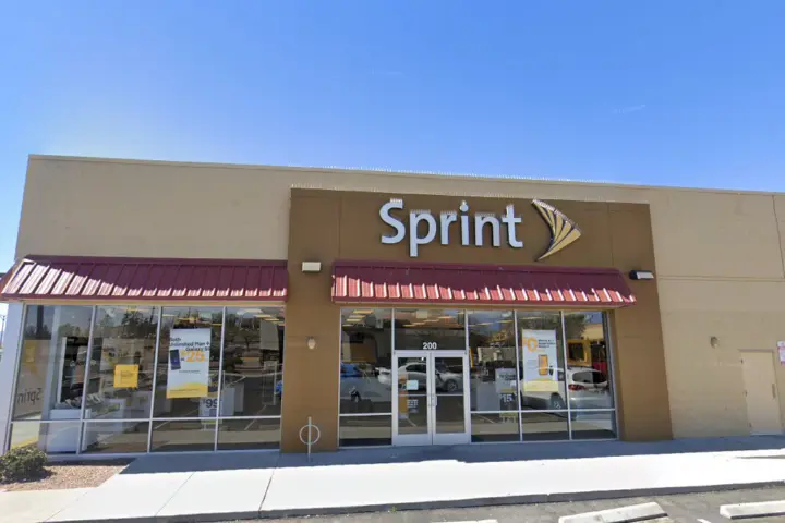 T-Mobile Montana Ave & Lockhart St
