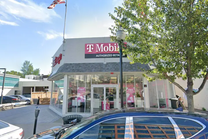 T-Mobile Morris St & Pine St