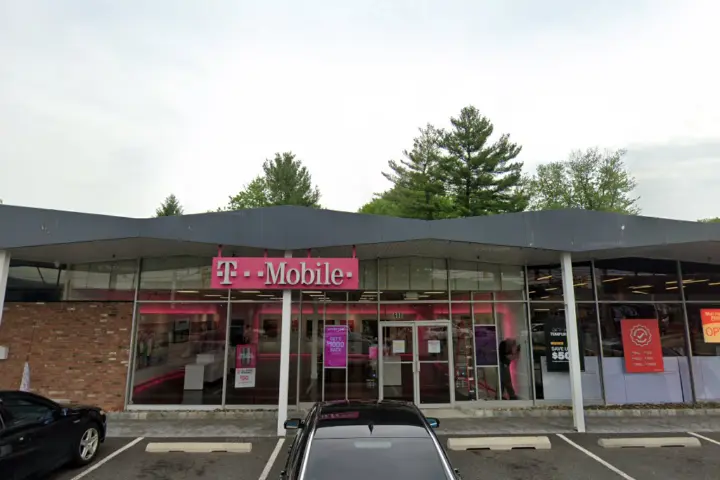 T-Mobile Morris Turnpike & Broad St