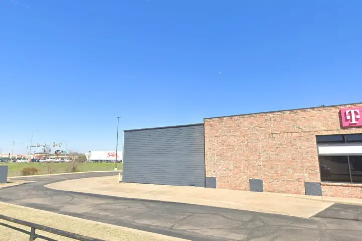 T-Mobile Muskogee Ave & US Hwy 62