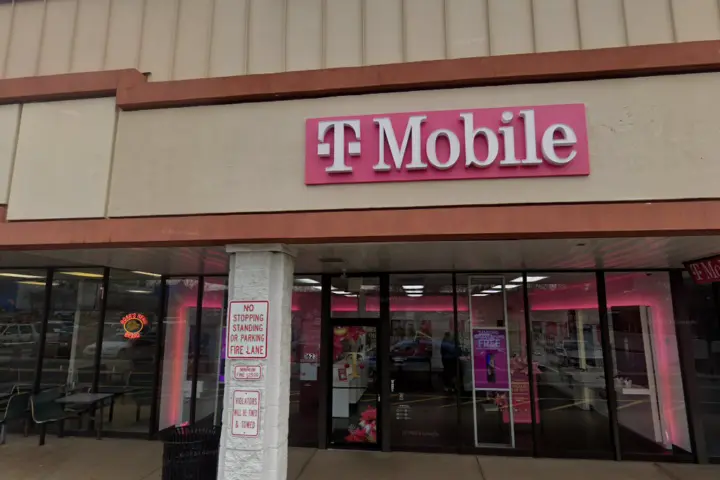 T-Mobile N Atherton St & Martin St