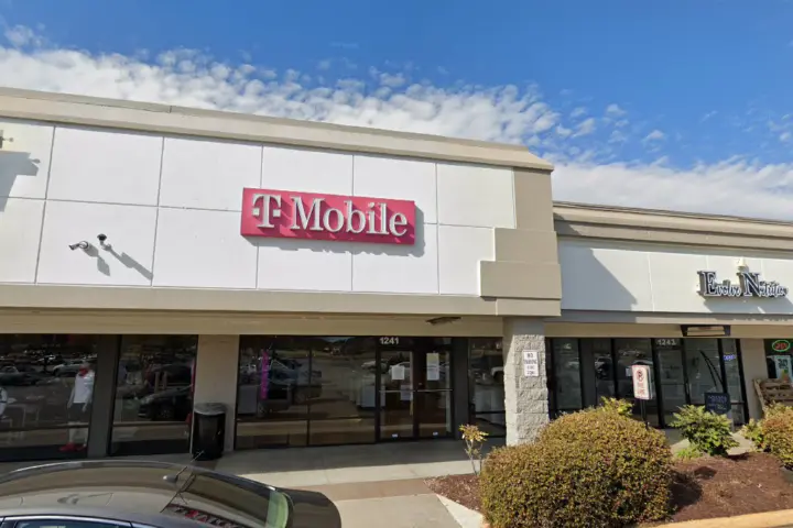 T-Mobile N Brightleaf Blvd & Pinecrest St