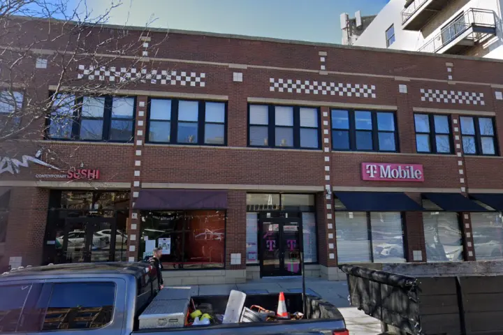 T-Mobile N Broadway & W Leland