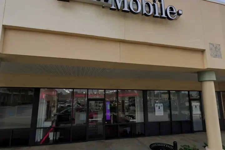 T-Mobile N Congress & Hypoluxo Rd
