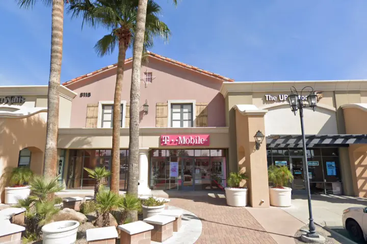 T-Mobile N Dysart Rd & W Camelback Rd