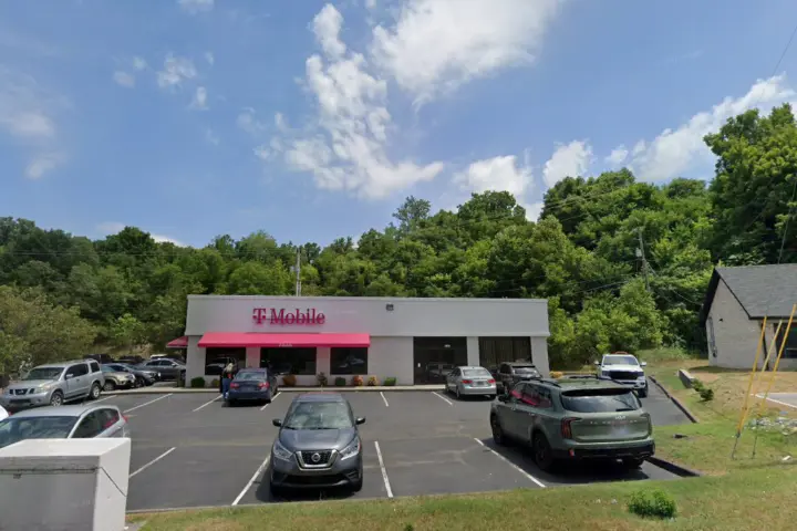 T-Mobile N Eastman Rd & Ready Creek Rd