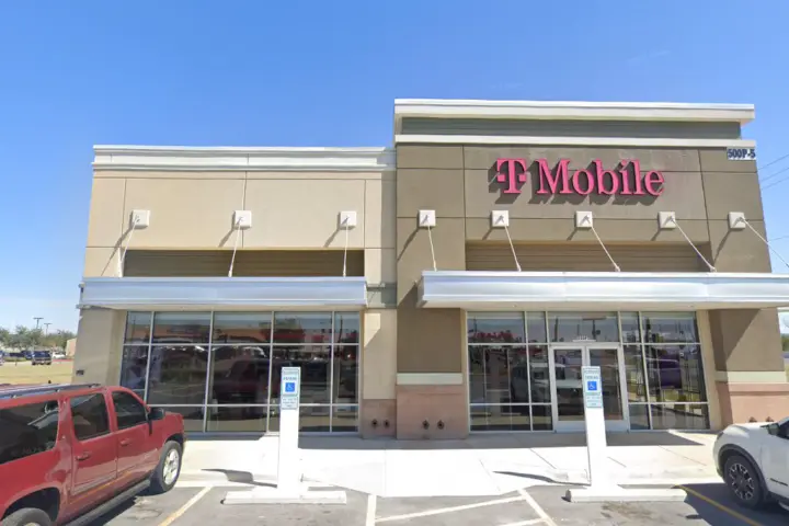 T-Mobile N Jackson Rd & E Bus 83