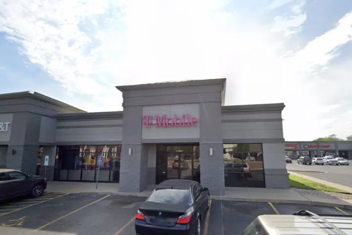 T-Mobile N Kansas Expy & W Talmage St