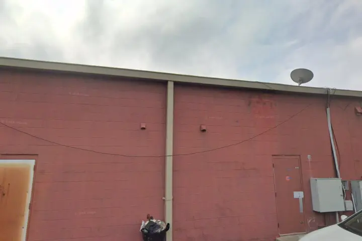 T-Mobile N Main St & Hwy 101