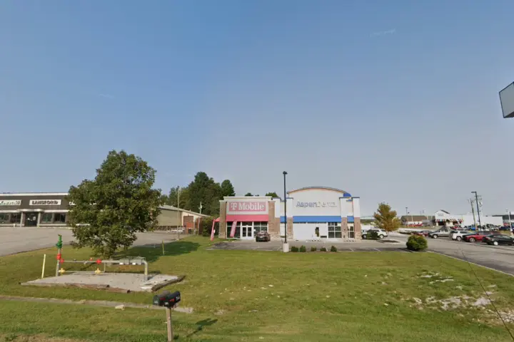 T-Mobile N Main St & Interstate Dr