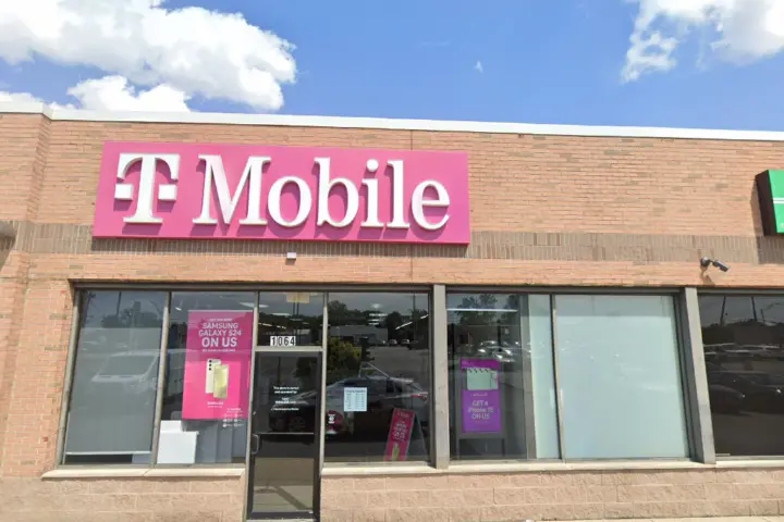 T-Mobile N Main St & Parkview Dr