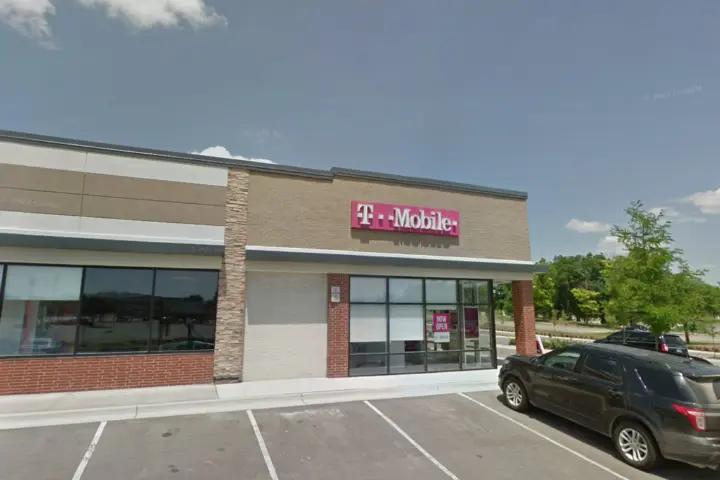 T-Mobile N Maple Rd & Jackson Ave