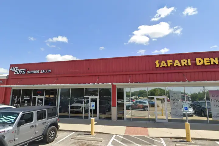 T-Mobile N Texas Ave & San Jacinto Ln