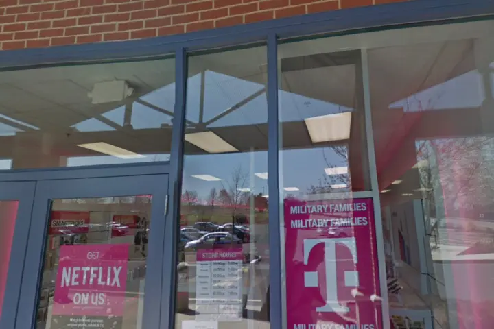 T-Mobile Nassau Park Blvd & Quaker Rd