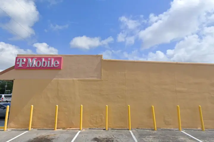 T-Mobile Navy Point Shopping Center