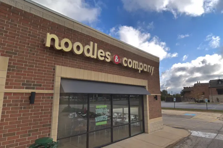 T-Mobile Northwest Hwy & Cog Circle