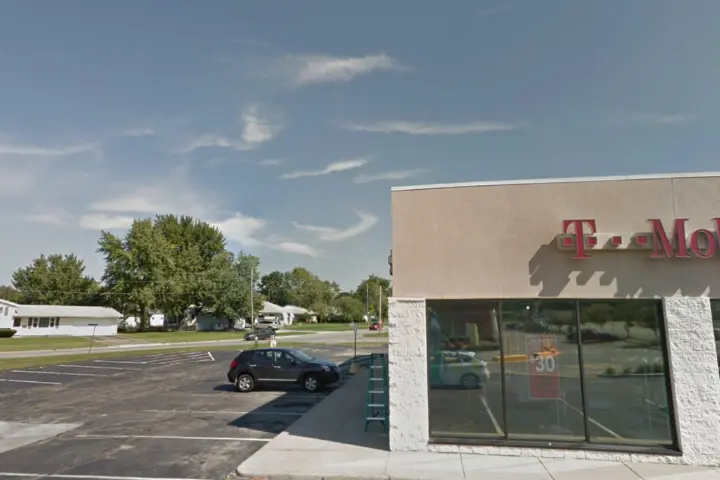 T-Mobile Oberlin Ave & Meister Road
