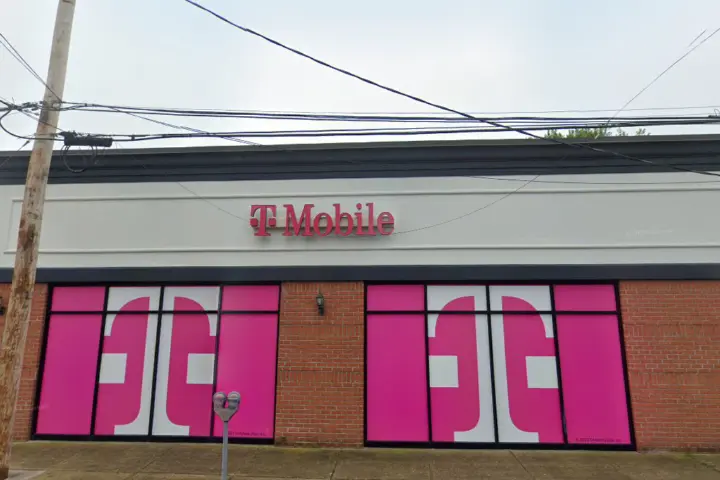 T-Mobile Old Country & Bert