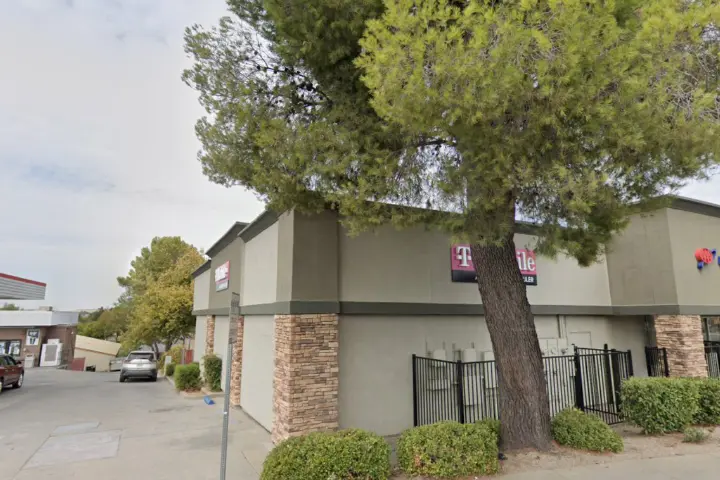 T-Mobile Oro Dam Blvd E & Brown Ave