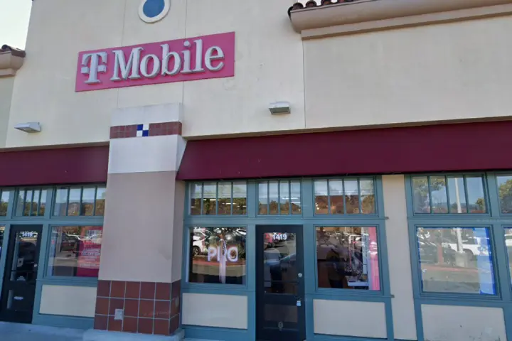 T-Mobile Overlook Shopping Center
