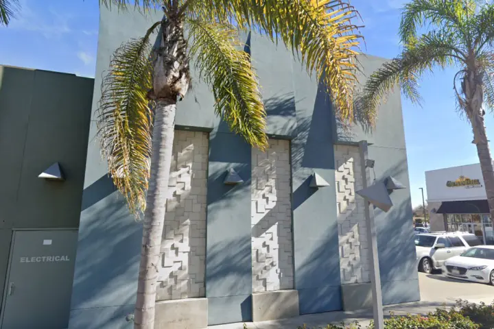 T-Mobile Palm Ave & 9th St