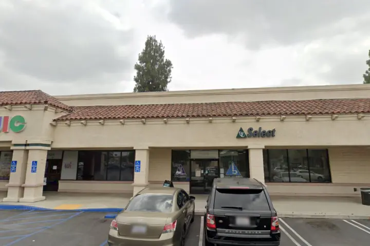 T-Mobile Paramount Town Center