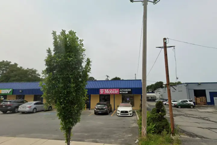 T-Mobile Park Ave & Parker St