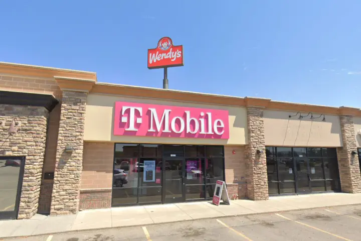 T-Mobile Parkway Dr & Bergener Blvd