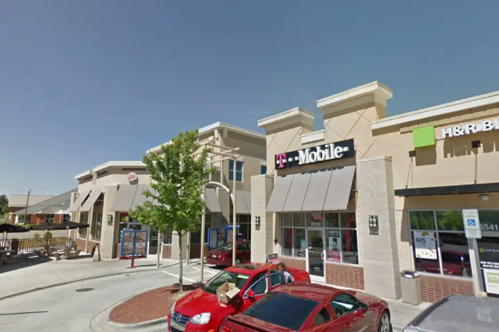 T-Mobile Parkway Village