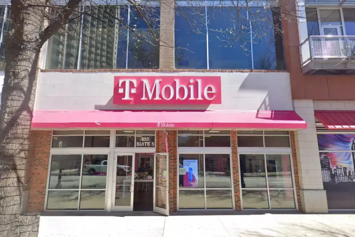 T-Mobile Peachtree & 6th