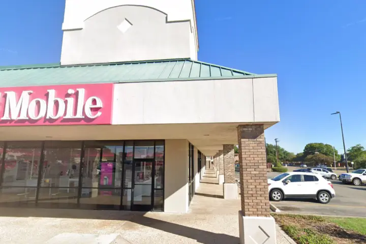 T-Mobile Plano Rd & Buckingham