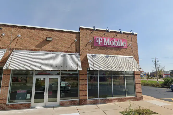 T-Mobile Plover Rd & Hoover Ave
