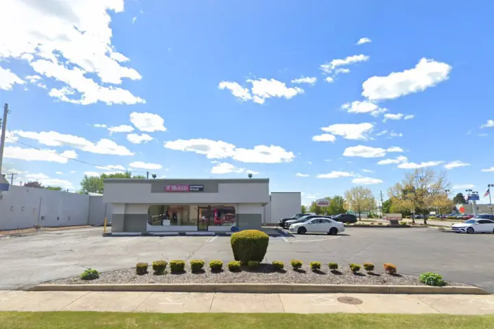 T-Mobile Plymouth Rd & Wayne Rd