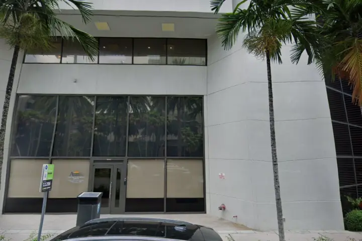 T-Mobile Ponce De Leon Blvd & Alhambra