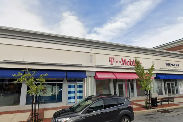 T-Mobile Pottstown Pike & Bartlett Ave