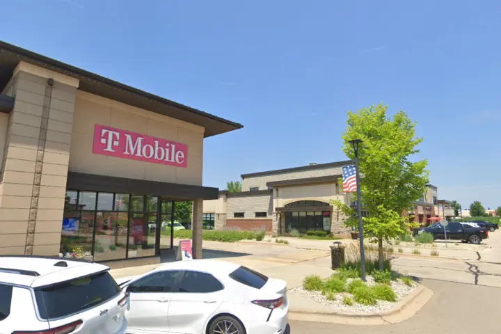 T-Mobile Prairie Lakes