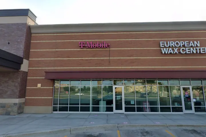 T-Mobile Prairie Stone Center