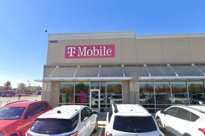 T-Mobile Presidio Towne Crossing