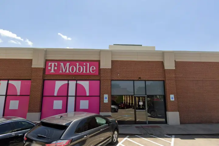 T-Mobile Preston Rd & W Park Blvd