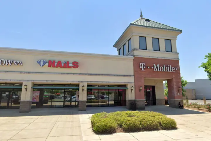 T-Mobile Promenade Plaza T-Mobile Store