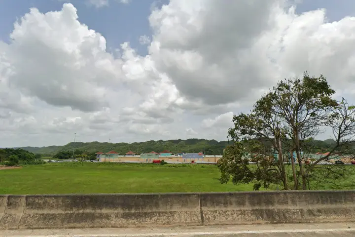 T-Mobile Puerto Rico Premium Outlets