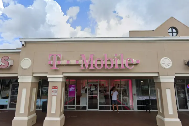 T-Mobile Radio Rd & Devonshire Blvd